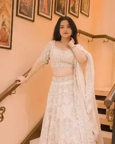 Escort Gooty